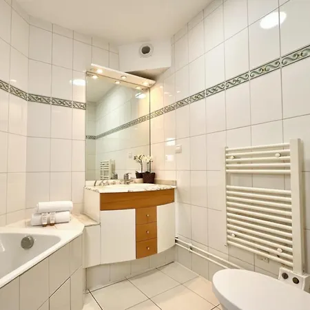 Porte De Versailles Apartment *