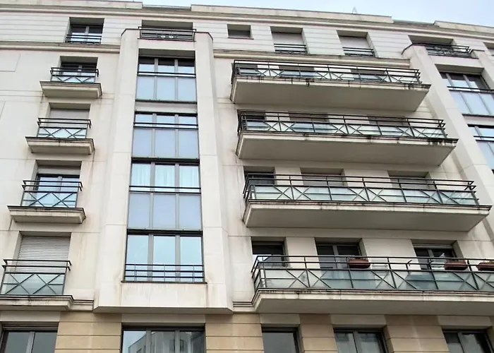 Апартаменты Porte De Versailles Париж